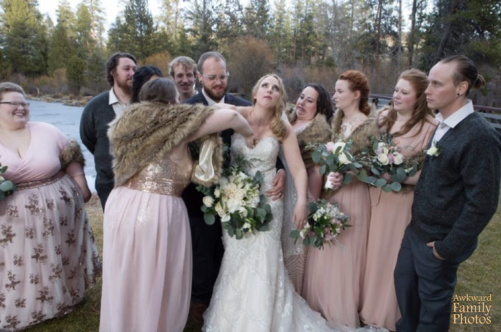 Funny Wedding Pictures/Awkward Family Photos