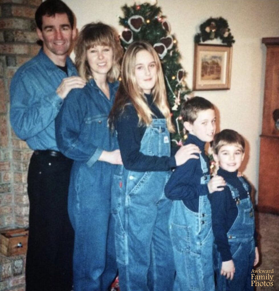 strange family christmas photos