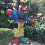 weird clown picture